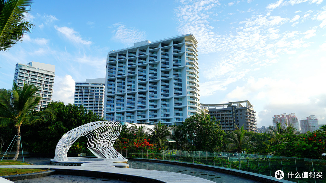 山海天同框，霓虹共星光：三亚傲途格精选酒店